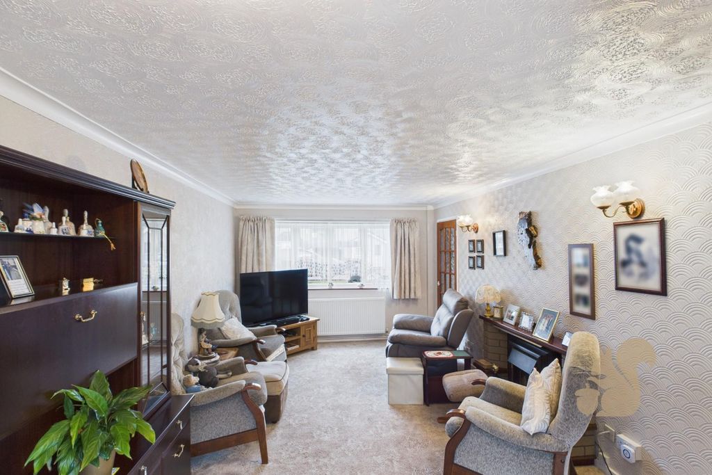 Property photo 2 of 14 Cam01814G0-Pr0055-Still002.Jpg