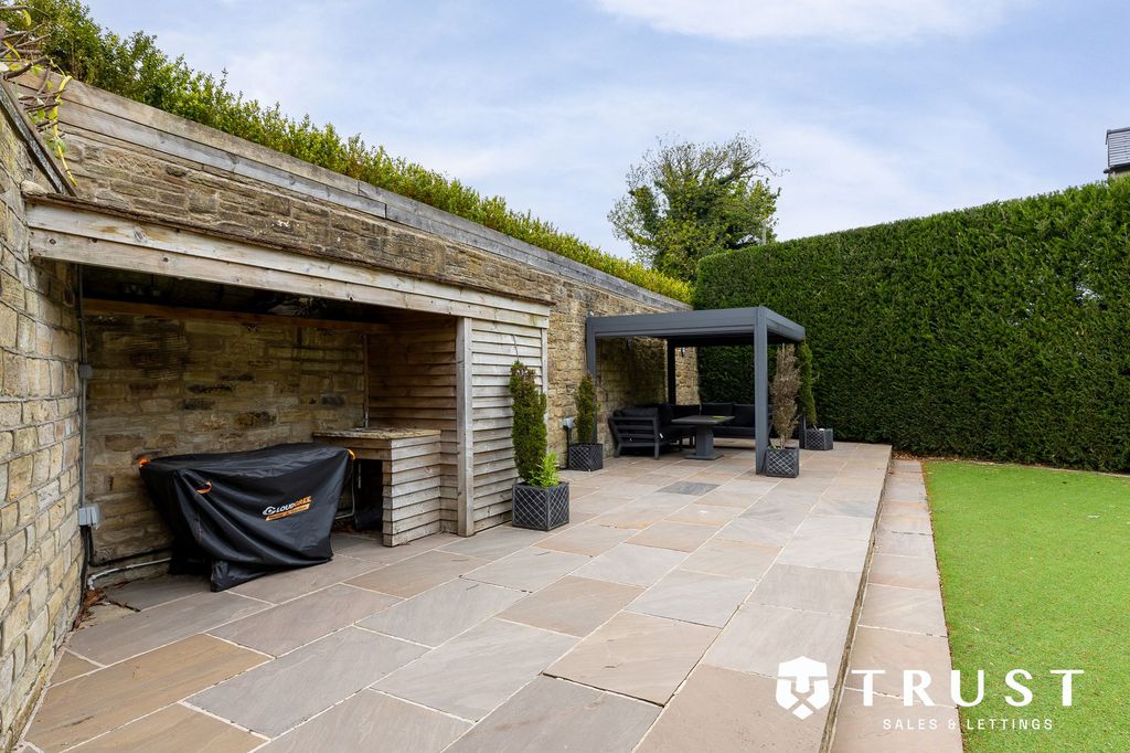 Additional image 75 of 6 bed detached house for saleStation Lane, Birkenshaw BD11