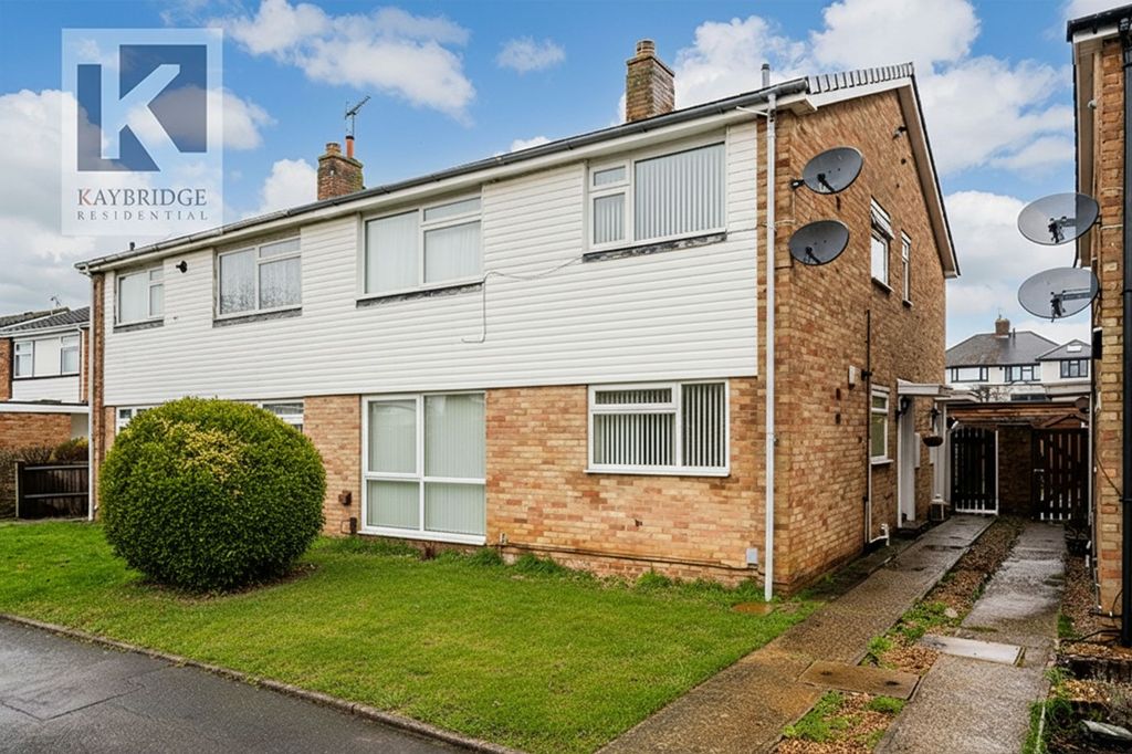 Property photo 1 of 11 Larch Crescent, Epsom - Kt19 9El