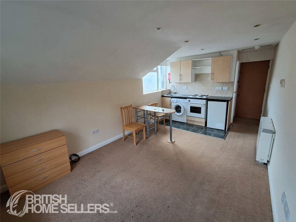 Property photo 3 of 6 Picture No. 08