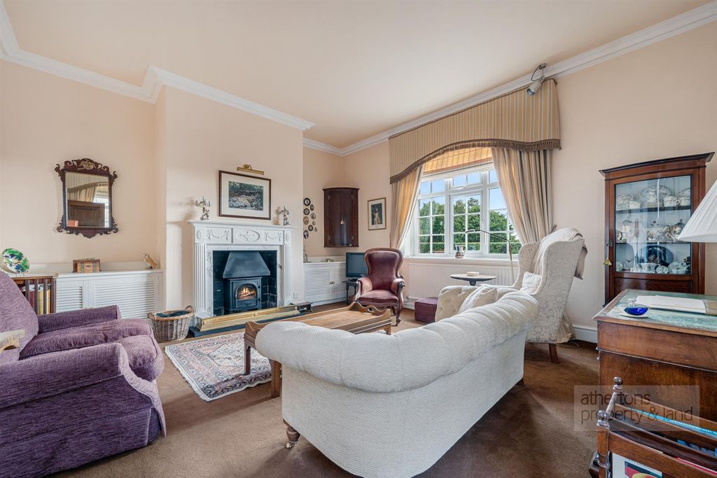 Property photo 3 of 33 1 (33).Jpg