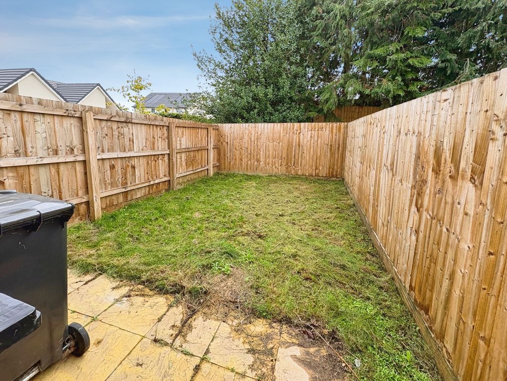 Property photo 3 of 12 Garden