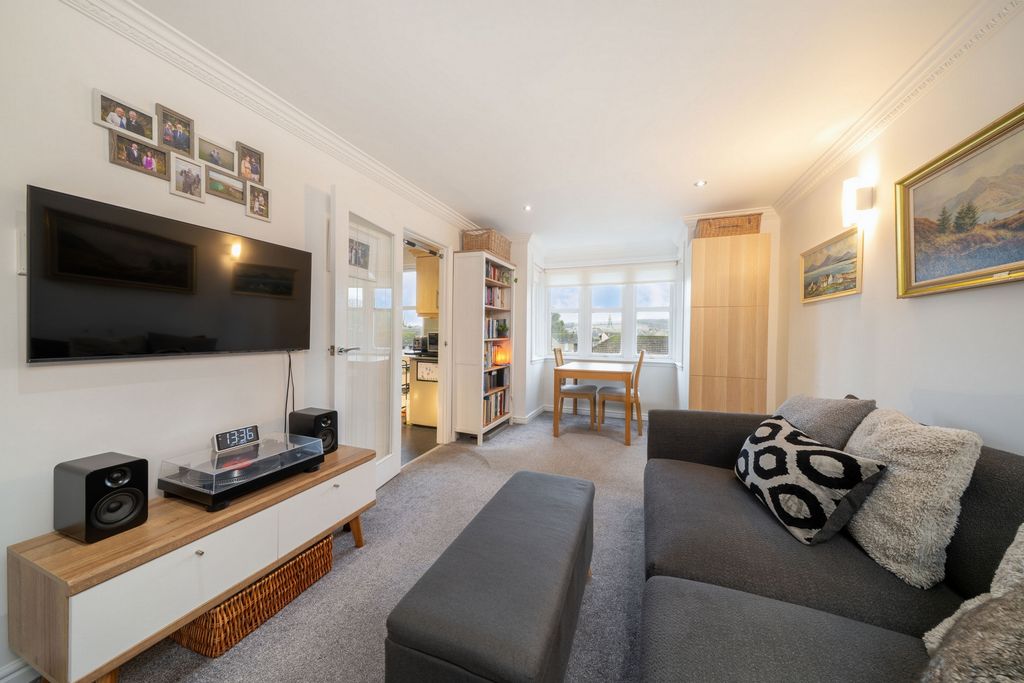 Property photo 2 of 19 Photo 13