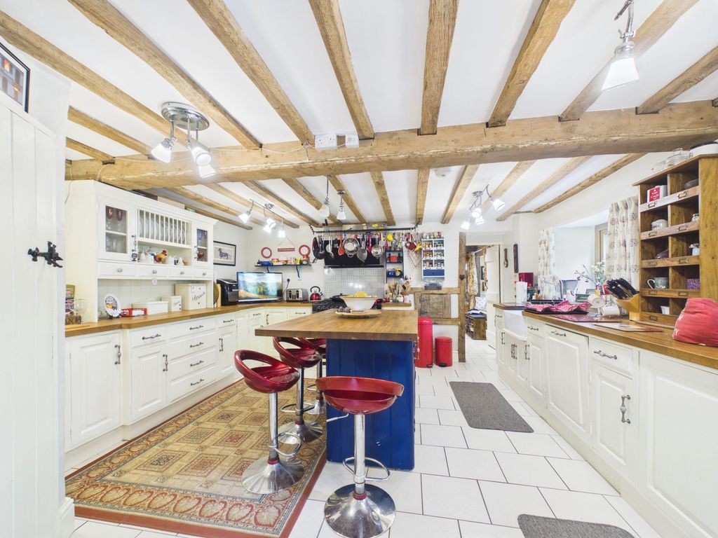 Property photo 2 of 47