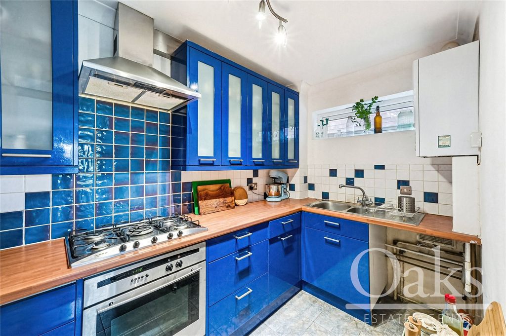 Property photo 3 of 8 Picture No. 06