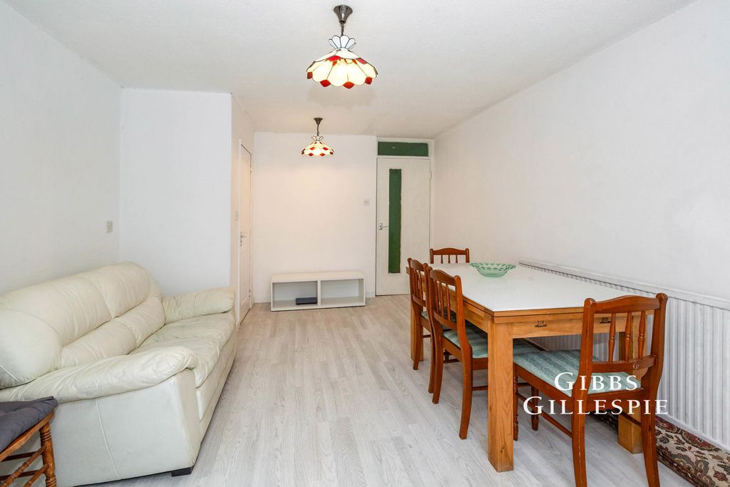Property photo 3 of 10 Photo