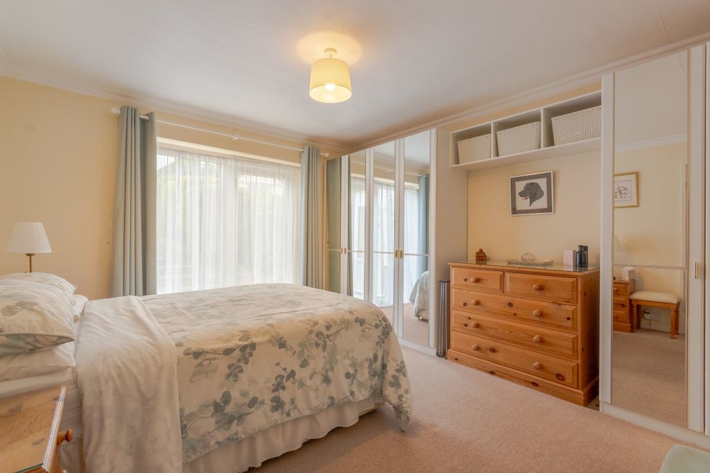 Property photo 2 of 19 Picture No. 03
