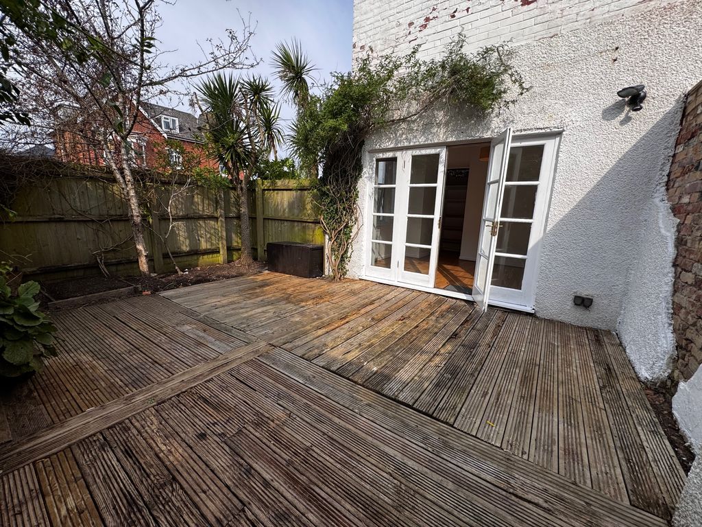 Property photo 1 of 12 Image