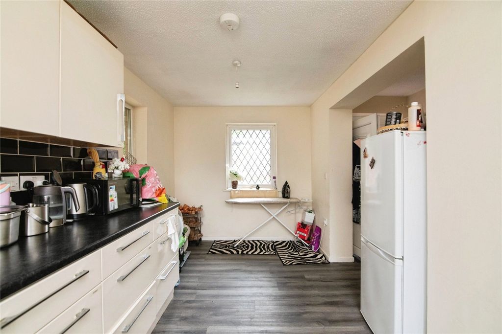 Property photo 3 of 14 Picture No. 13
