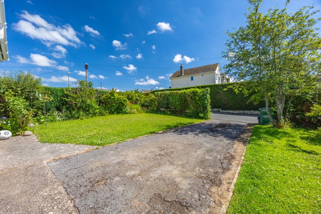 Property photo 3 of 48