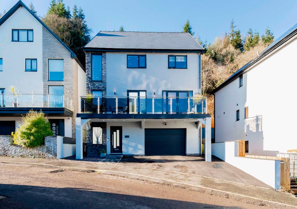 Property photo 1 of 55