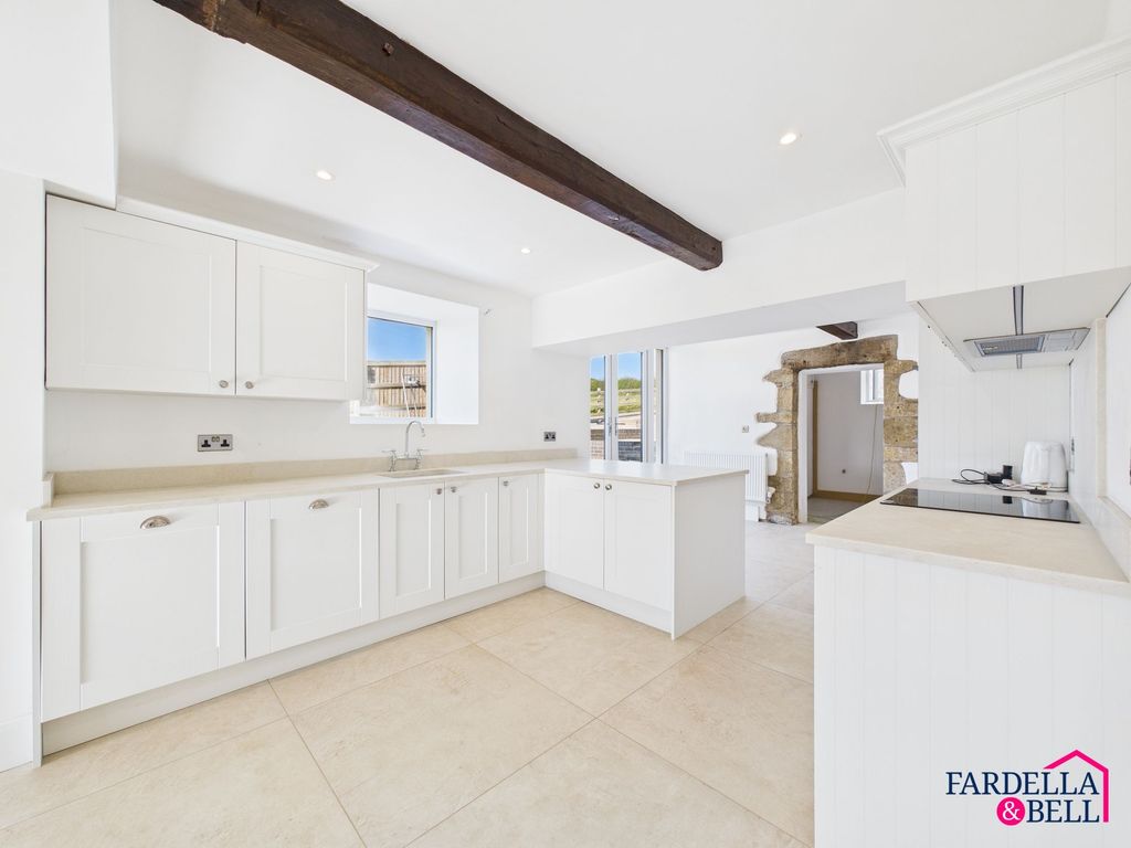 Property photo 2 of 26