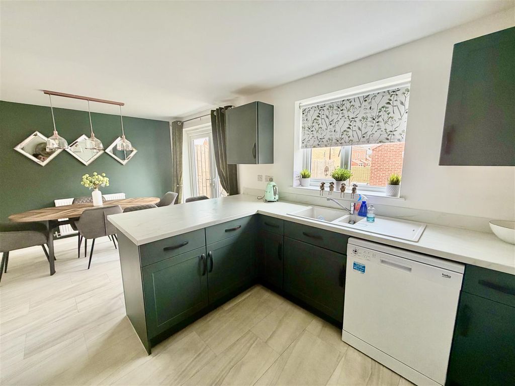 Property photo 3 of 18 Kitchen Diner
