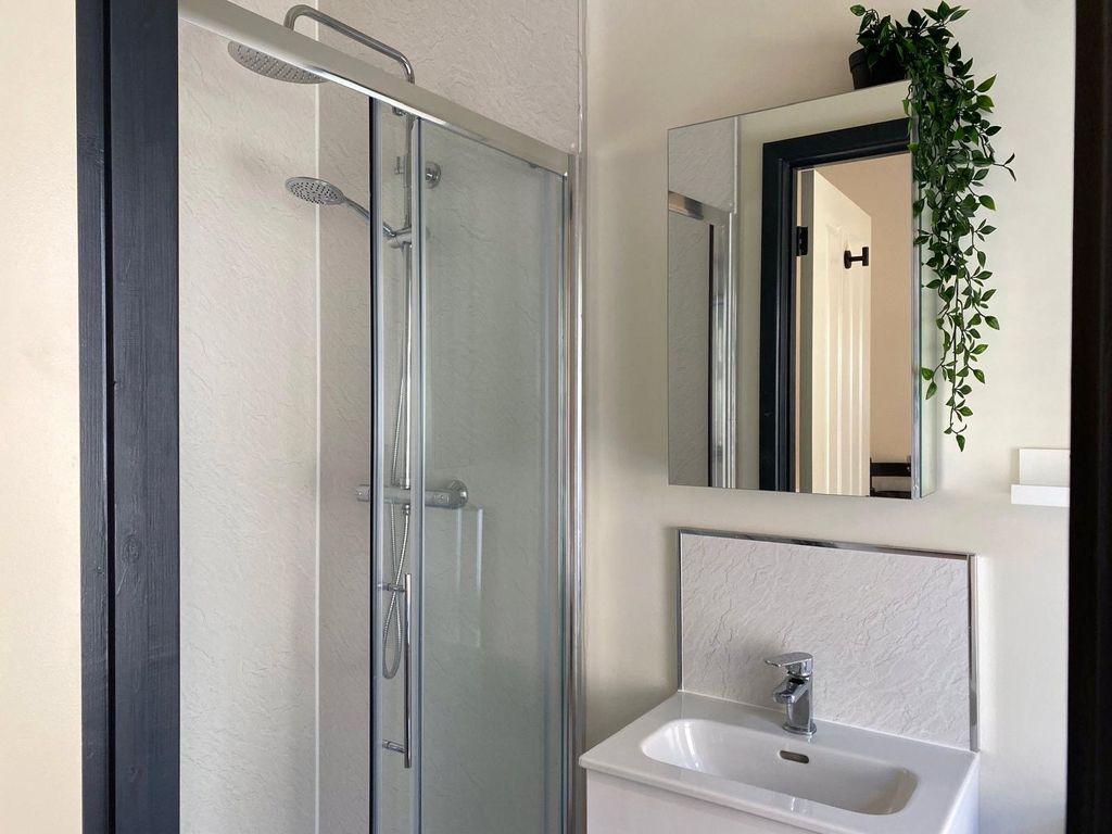 Property photo 3 of 5 Bathroom