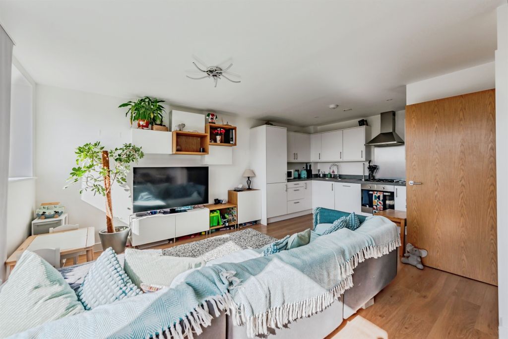 Property photo 3 of 12