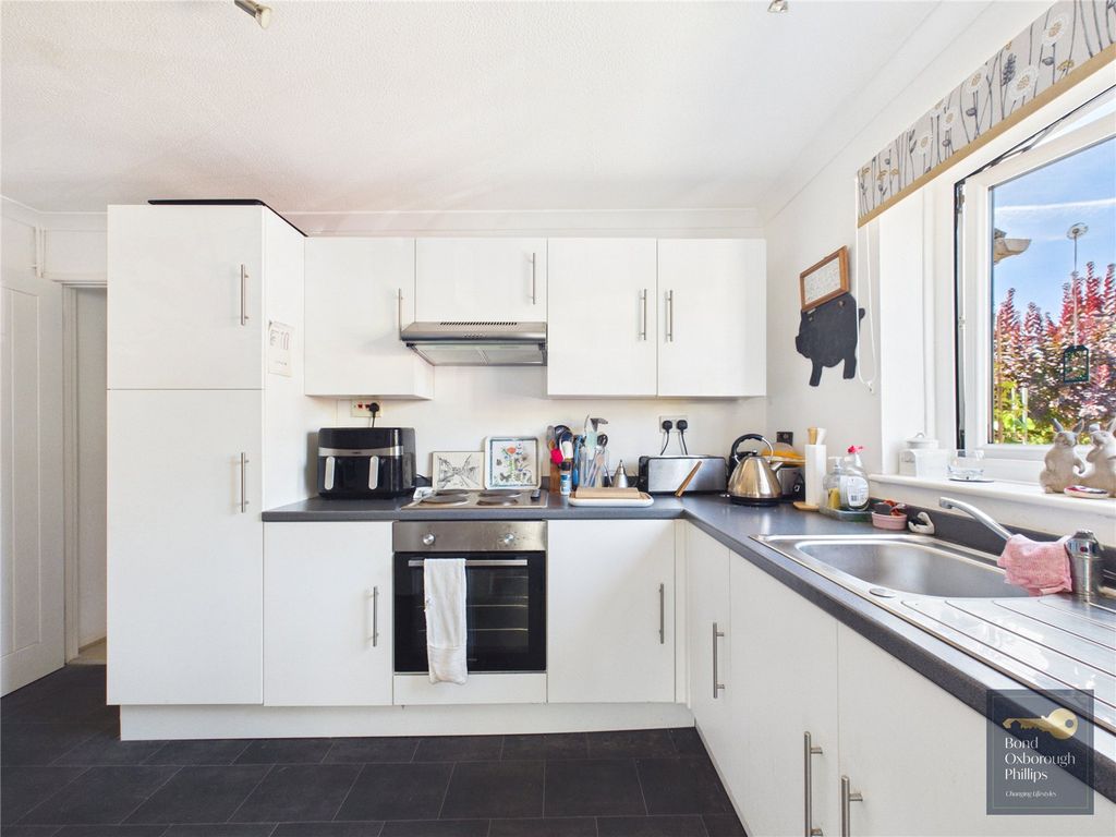 Property photo 3 of 21 Picture No. 02