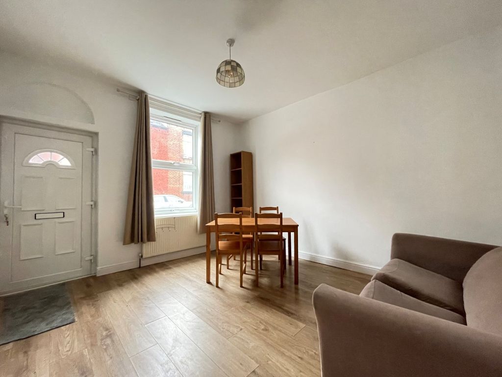 Property photo 1 of 9 Picture No. 08