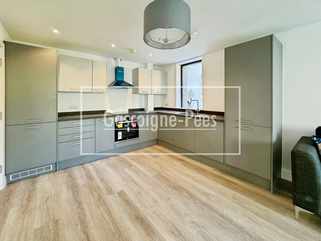 Property photo 3 of 6