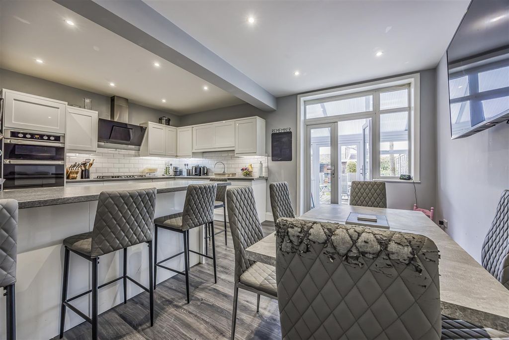 Property photo 1 of 18 159 Dover Road, Baffins-Porticomarketing-Soldby-21