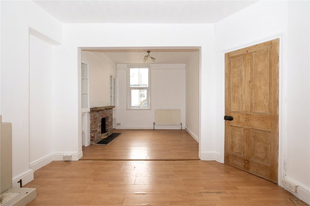 Property photo 3 of 14 Picture No. 10