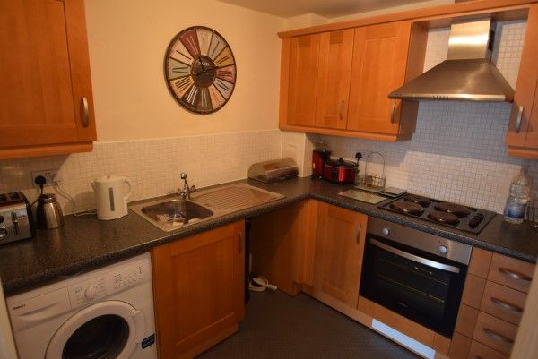 Property photo 3 of 6 Kitchen