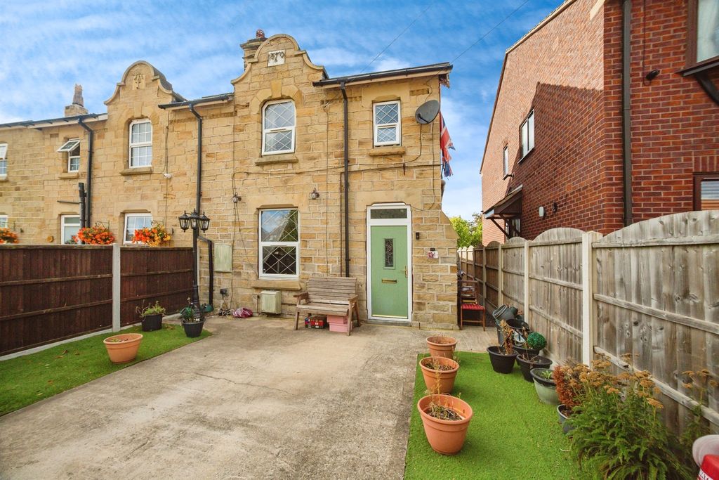 Property photo 1 of 17