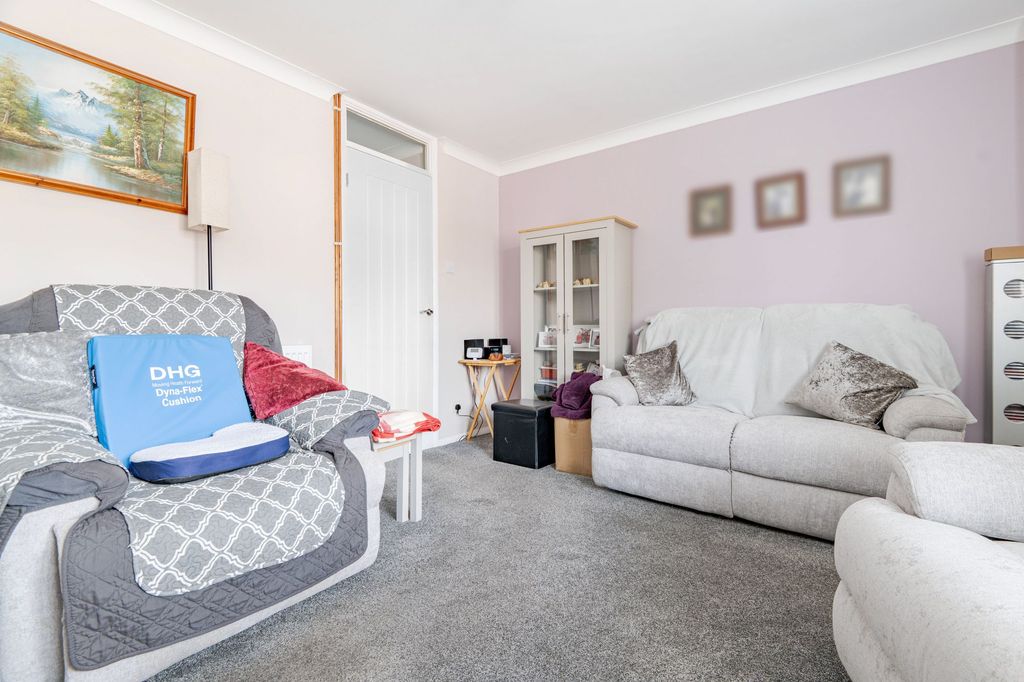 Property photo 3 of 13
