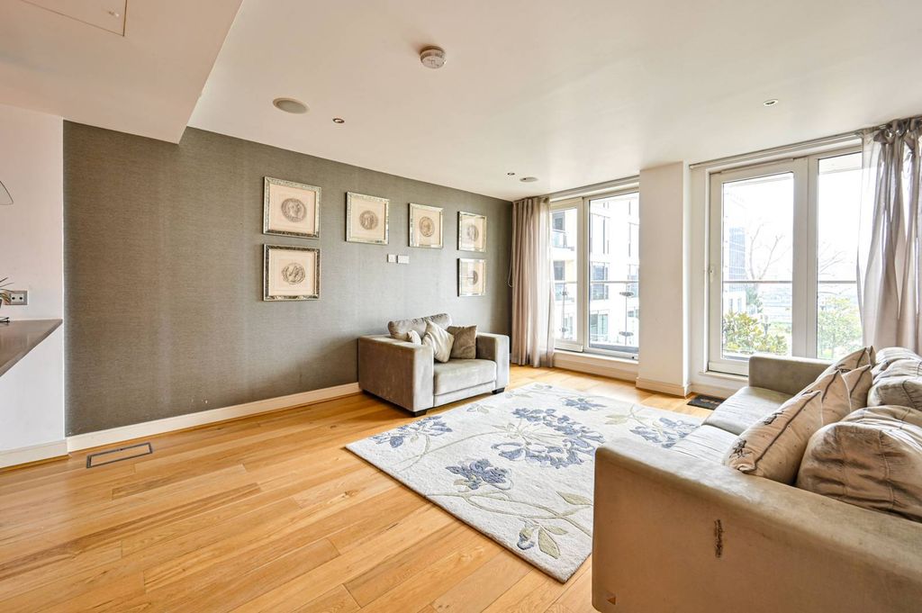 Property photo 2 of 12