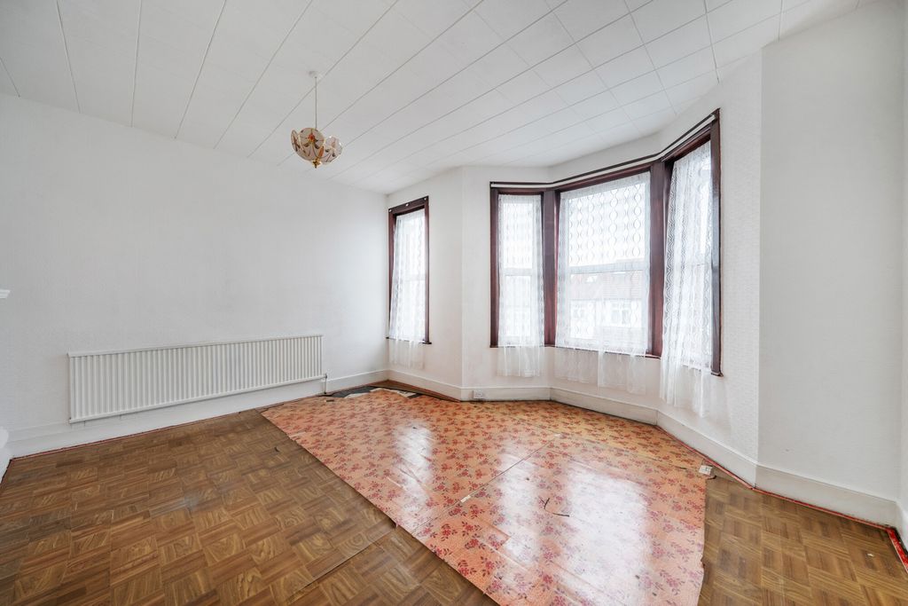 Property photo 3 of 12 1417517-5-6997453...