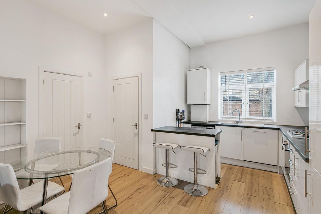 Property photo 1 of 16 Photo 0