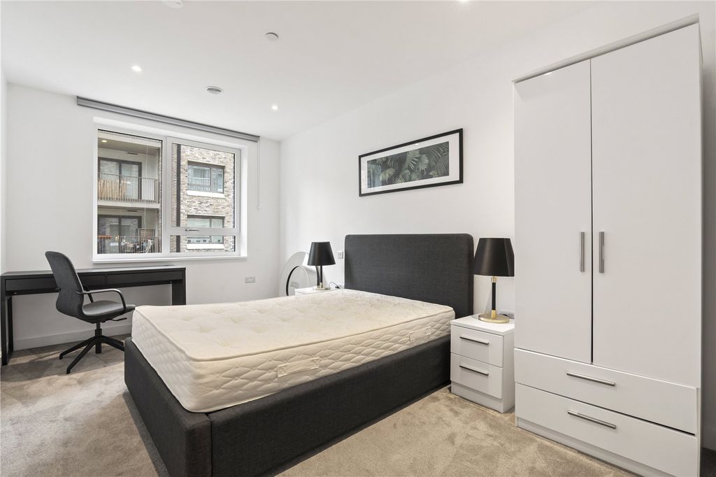 Property photo 3 of 16 Picture No. 21