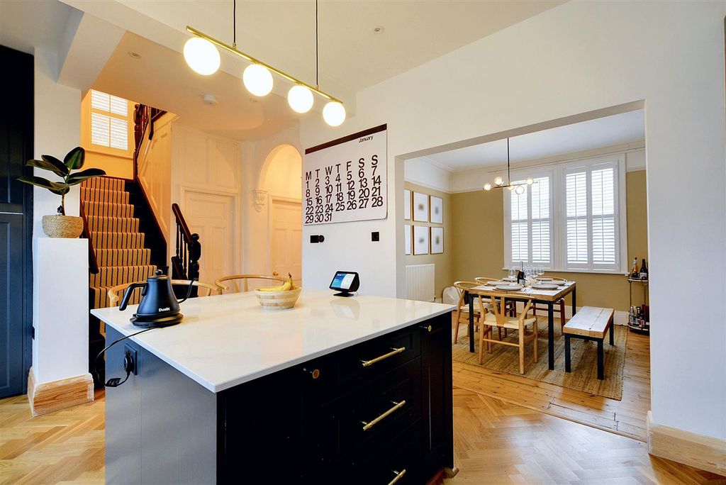 Property photo 1 of 33 Kitchen