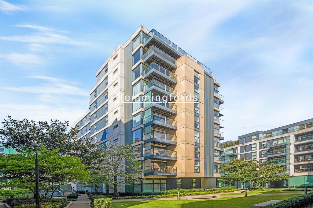 Property photo 2 of 16 13-c5Da86110-Hems-Jj-170 Dance Square-30-Medium.Jp