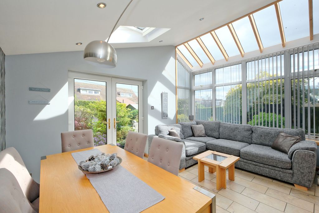 Property photo 2 of 52