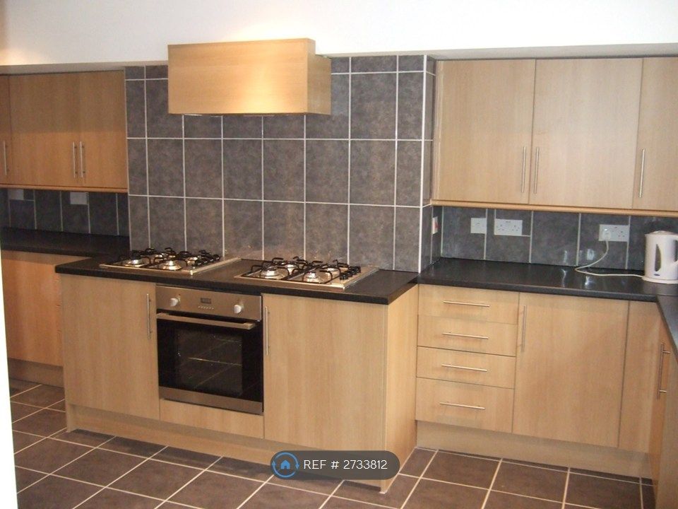 Property photo 1 of 3 Kitchen