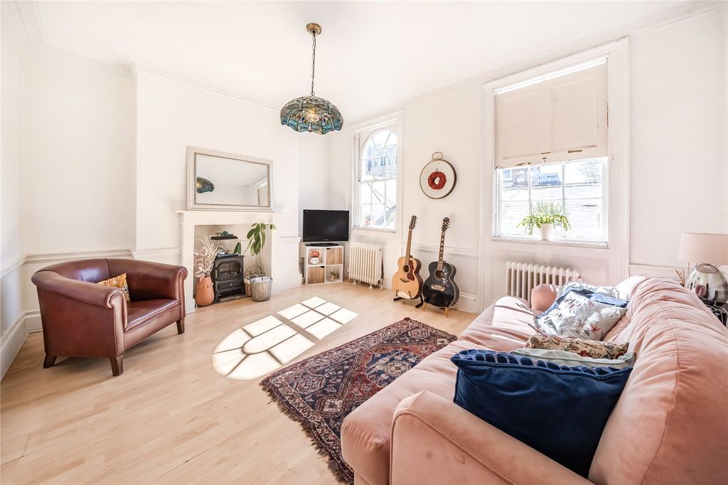 Property photo 1 of 7 Reception