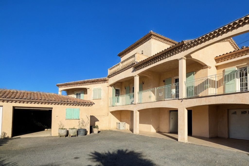 Property photo 2 of 22