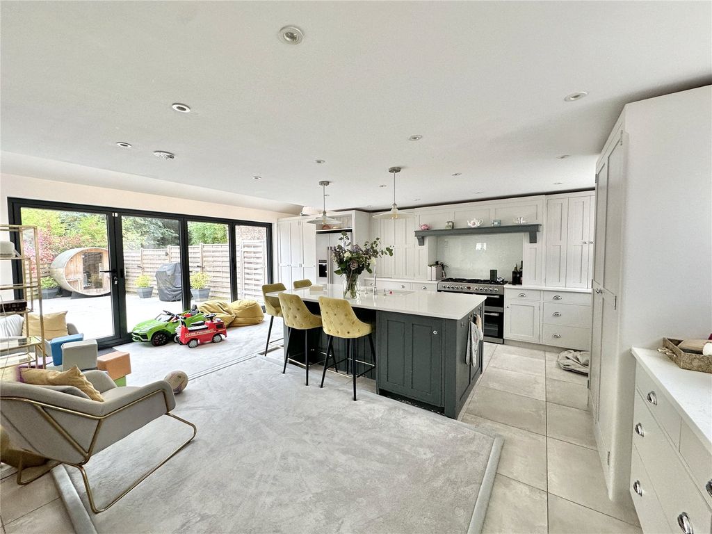 Property photo 3 of 23 Picture No. 21