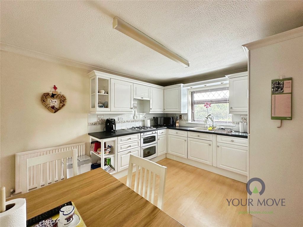 Property photo 3 of 19 Kitchen Diner