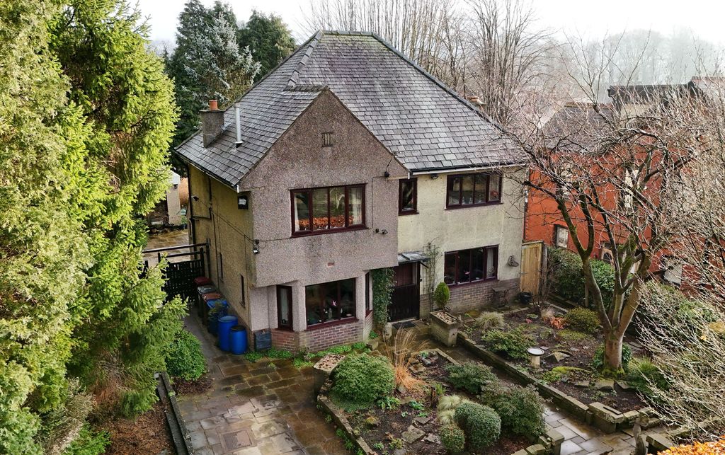 Property photo 1 of 32