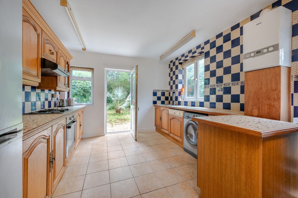 Property photo 3 of 9