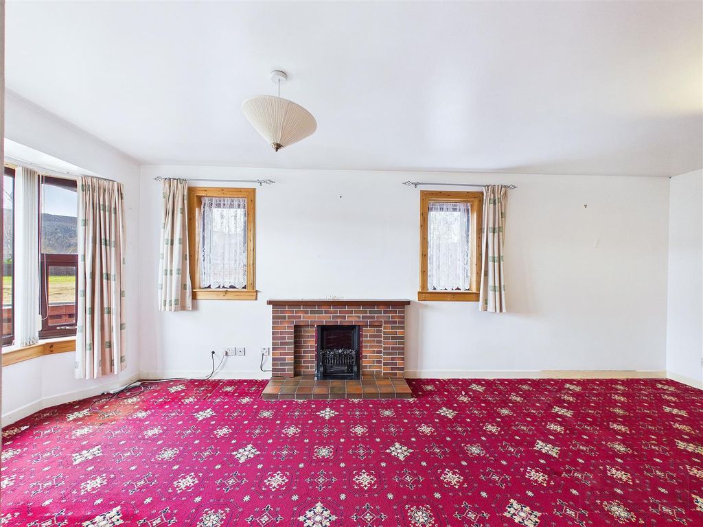 Property photo 2 of 21 Sitting Room