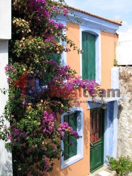 Property photo 2 of 25