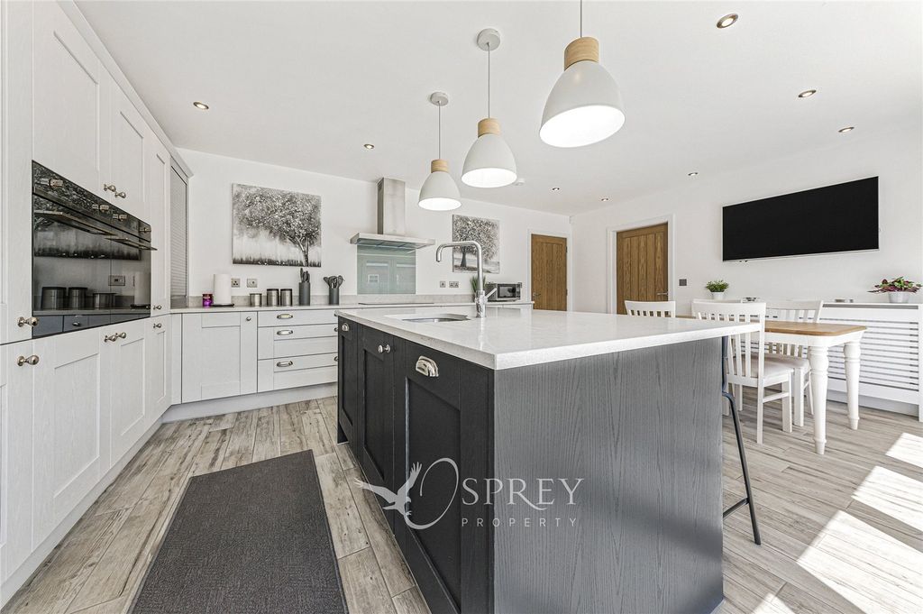 Property photo 3 of 17 Kitchen/Diner