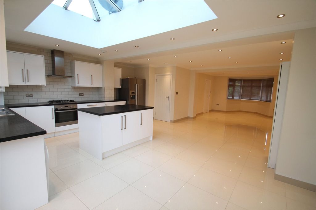 Property photo 2 of 17 Picture No. 33