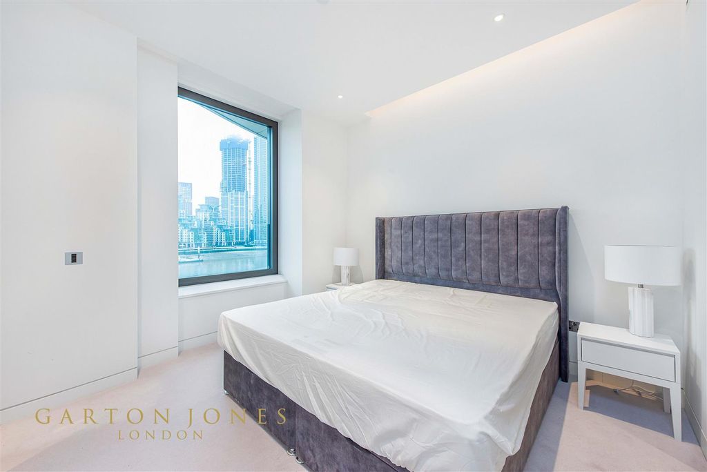 Property photo 3 of 12 Bedroom