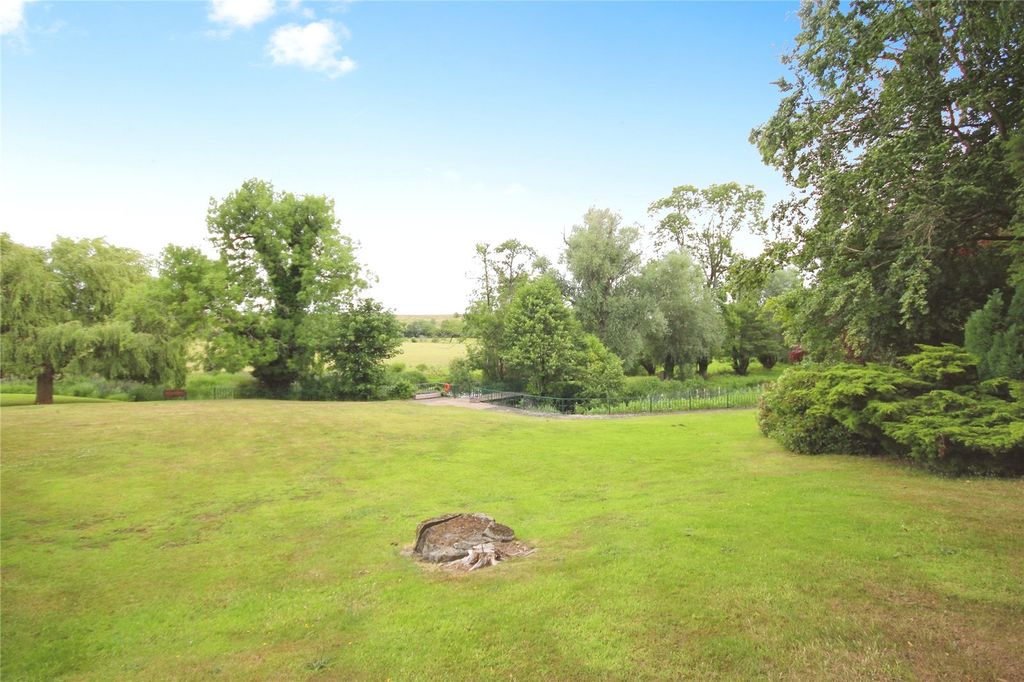 Property photo 2 of 21 Picture No. 19