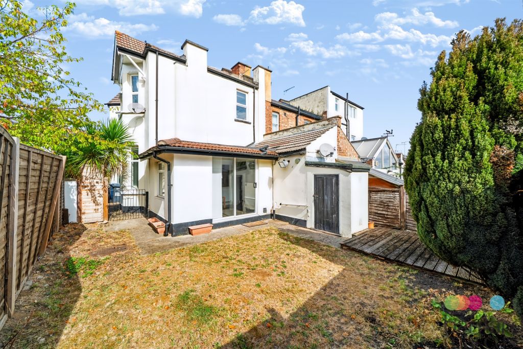 Property photo 1 of 11