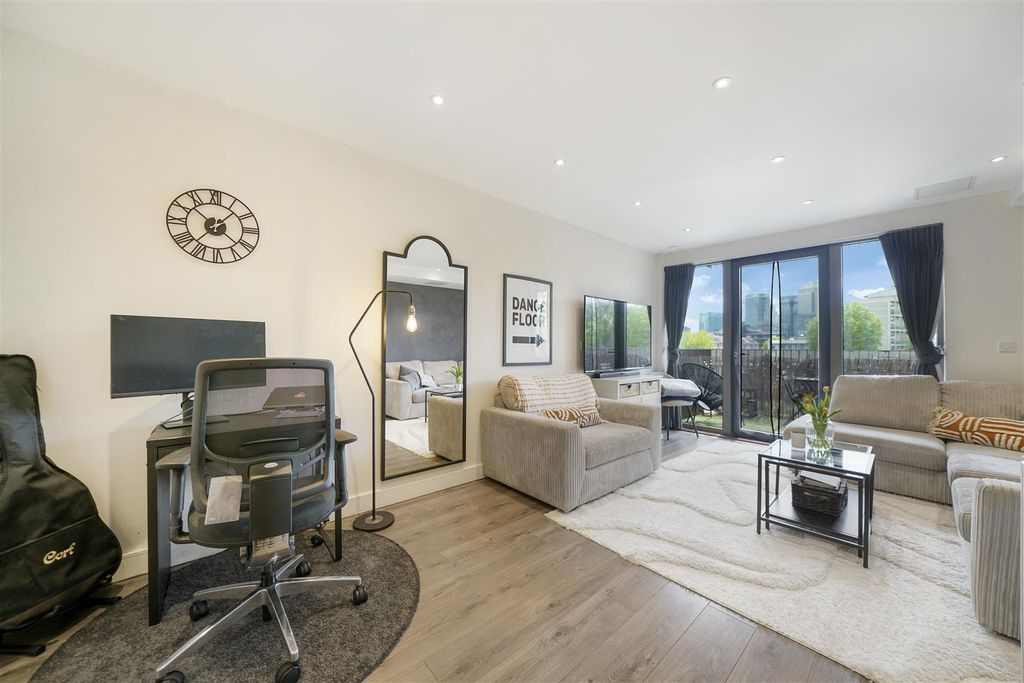 Property photo 1 of 15 Flat 203, Furlong Court - Aaqfu8Shlkitdxxpyxz3.Jpg