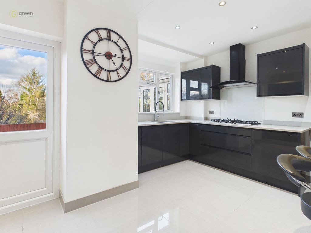 Property photo 3 of 46 Cam05459G0Pr0131Still043